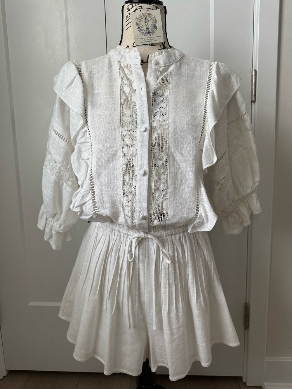 NWT Klesis  M Linen Victoria Eyelet  Romper W/Pockets